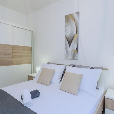 Apartment Kristina Trogir Exteriör bild